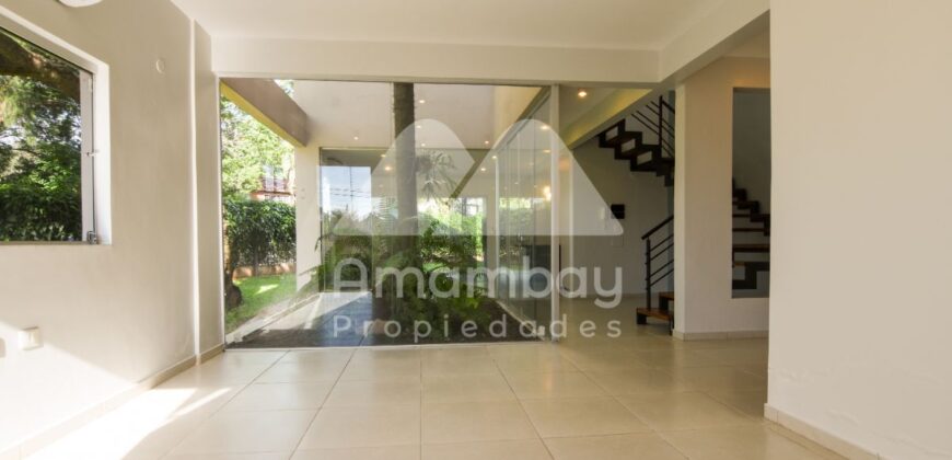 0054 DUPLEX EN LAMBARE, BARRIO PARQUES DEL YACHT