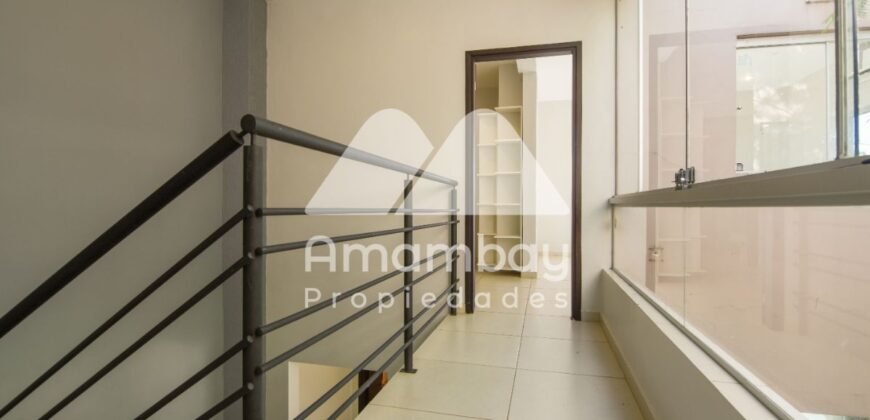 0054 DUPLEX EN LAMBARE, BARRIO PARQUES DEL YACHT