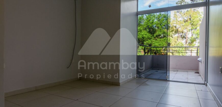 0054 DUPLEX EN LAMBARE, BARRIO PARQUES DEL YACHT