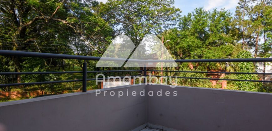 0054 DUPLEX EN LAMBARE, BARRIO PARQUES DEL YACHT