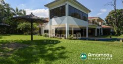 0127 RESIDENCIA EN LAMBARÉ, ZONA YACHT Y GOLF CLUB