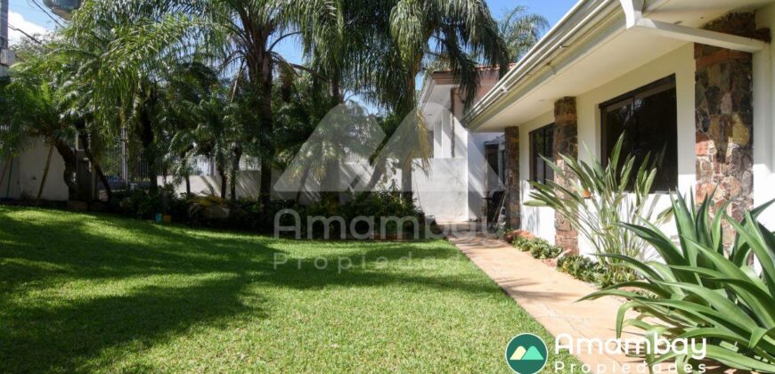 0127 RESIDENCIA EN LAMBARÉ, ZONA YACHT Y GOLF CLUB