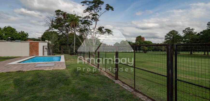 0193 RESIDENCIA EN LAMBARÉ, BARRIO PARQUES DEL YACHT