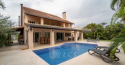 A0206 ALQUILO RESIDENCIA EN LAMBARÉ, ZONA YACHT Y GOLF CLUB