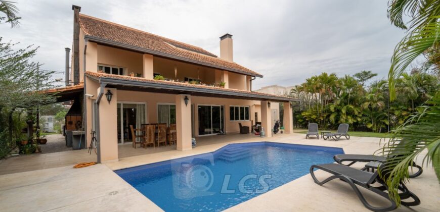 A0206 ALQUILO RESIDENCIA EN LAMBARÉ, ZONA YACHT Y GOLF CLUB