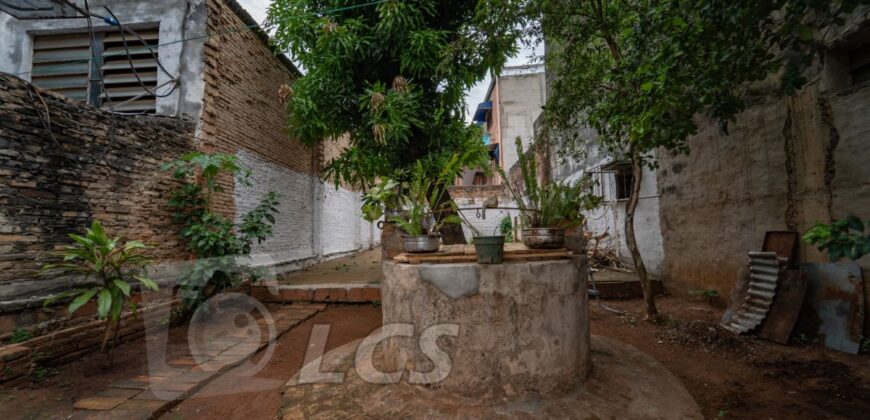 0239 CASA EN EL CENTRO DE LUQUE, A MEDIA CUADRA DE SANTUARIO VIRGEN DEL ROSARIO