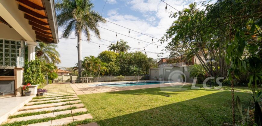 0174 RESIDENCIA EN BARRIO RECOLETA, ZONA AVDA. CHOFERES DEL CHACO