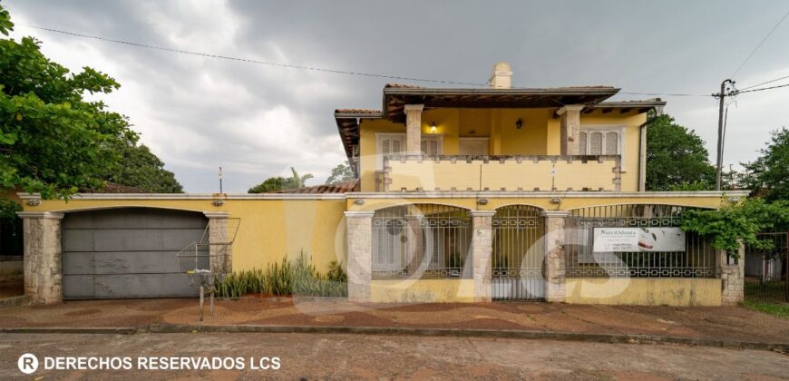 0247 CASA EN LAMBARÉ, BARRIO SAN ISIDRO