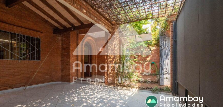 0392 RESIDENCIA EN BARRIO CARMELITAS, ZONA AVDA. SAN MARTÍN