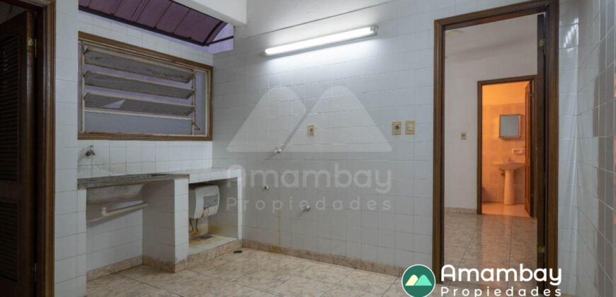 0414 RESIDENCIA EN BARRIO LAS MERCEDES, ZONA AVDA. ESPAÑA