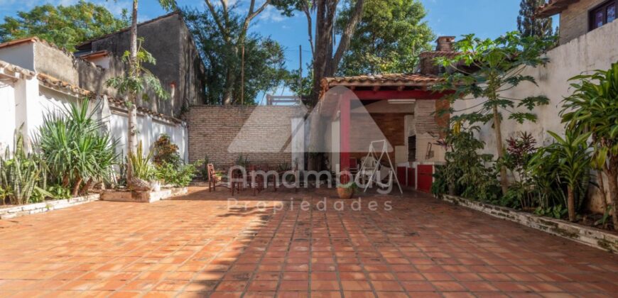 0476 CASA EN BARRIO GENERAL DÍAZ, A CUADRAS DEL CENTRO DE ASUNCIÓN