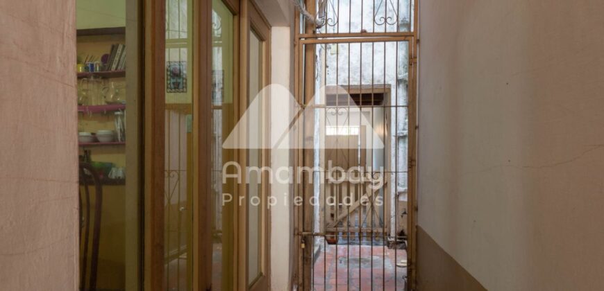 0476 CASA EN BARRIO GENERAL DÍAZ, A CUADRAS DEL CENTRO DE ASUNCIÓN