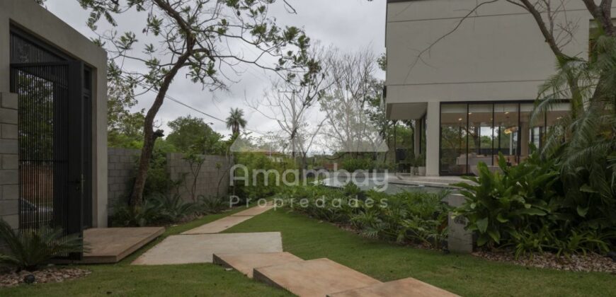 0496 RESIDENCIA A ESTRENAR EN SAN BERNARDINO, ZONA AVDA. GUILLERMO NAUMANN 