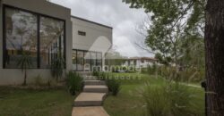 0496 RESIDENCIA A ESTRENAR EN SAN BERNARDINO, ZONA AVDA. GUILLERMO NAUMANN 