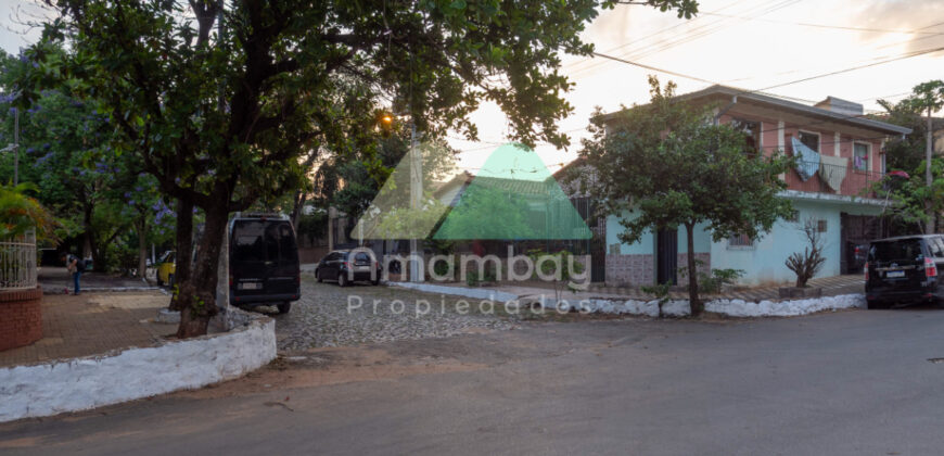 0560 CASA EN LAMBARÉ, ZONA AVDA. BRUNO GUGGIARI